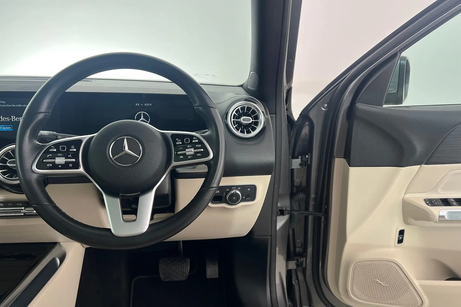 2021 Mercedes-Benz GLB-Class Gallery Image 19