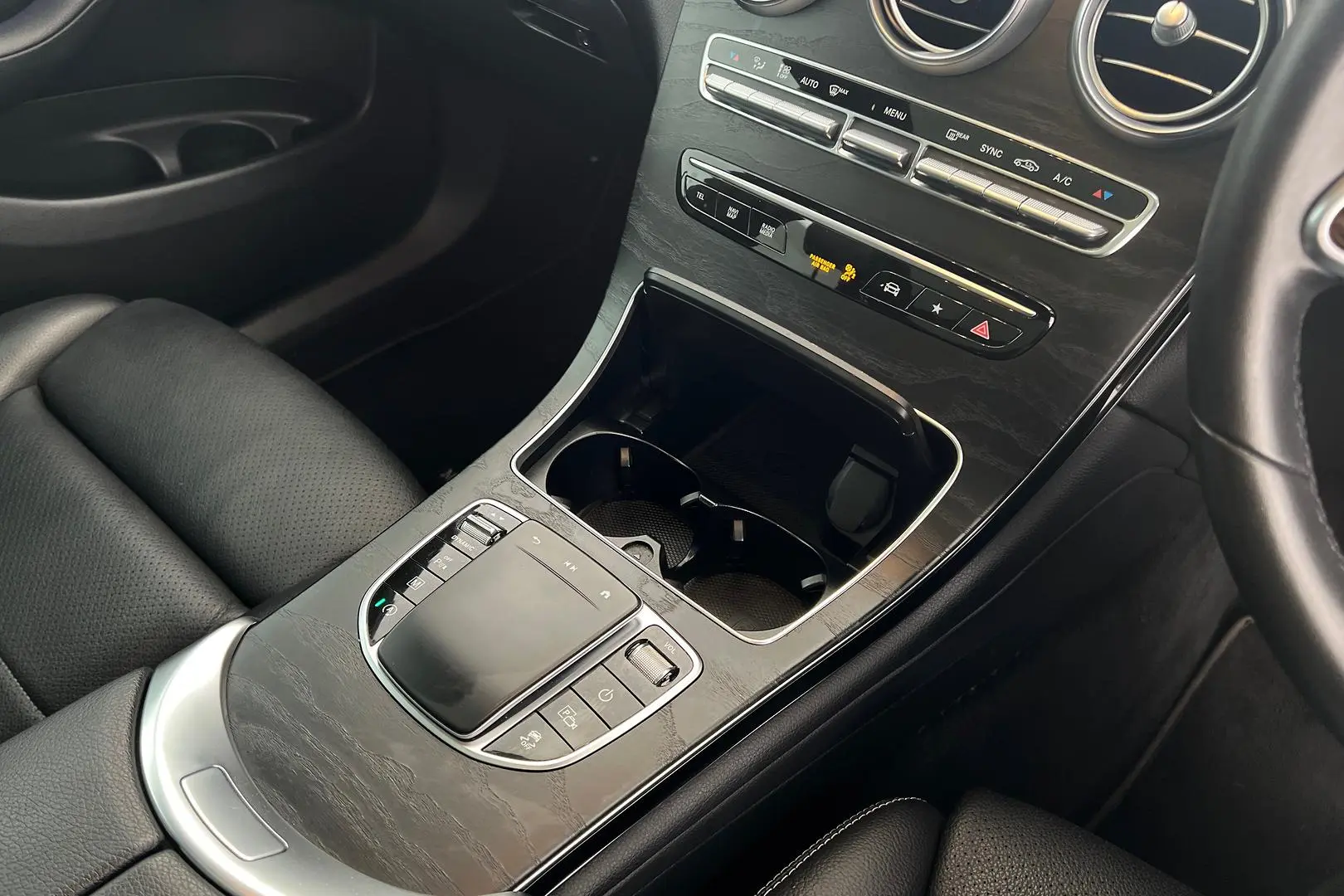 2021 Mercedes-Benz GLC-Class Gallery Image 15