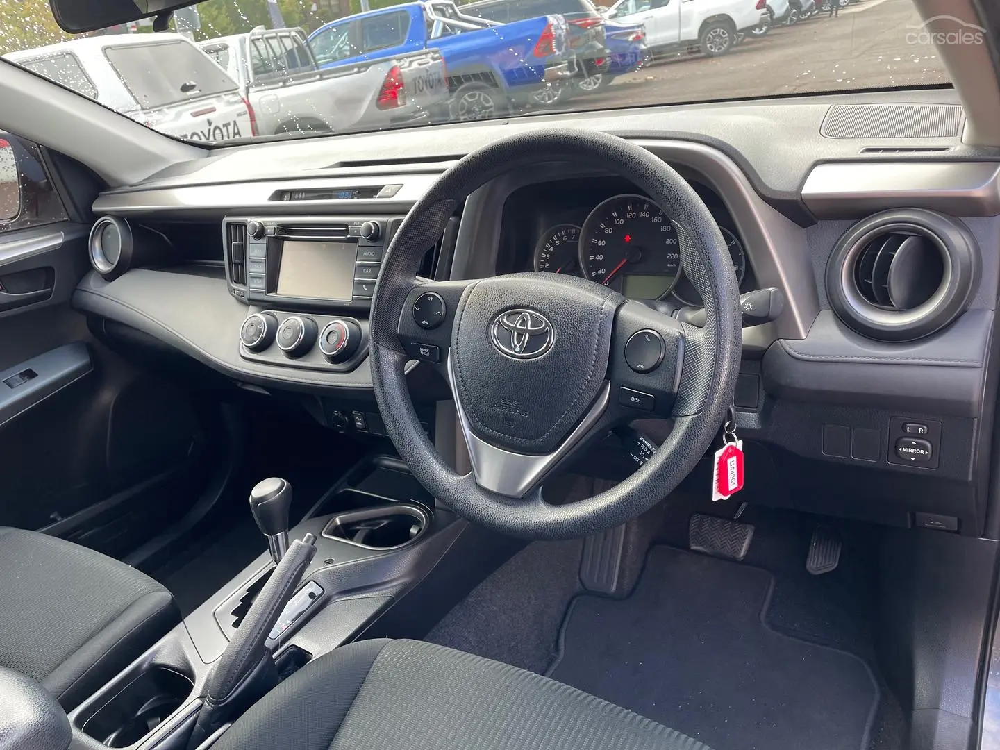 2017 Toyota RAV4 Image 11