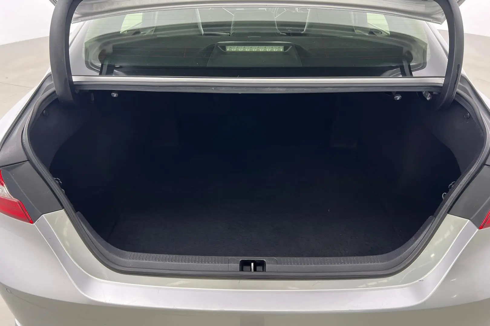 2018 Toyota Camry Gallery Image 24