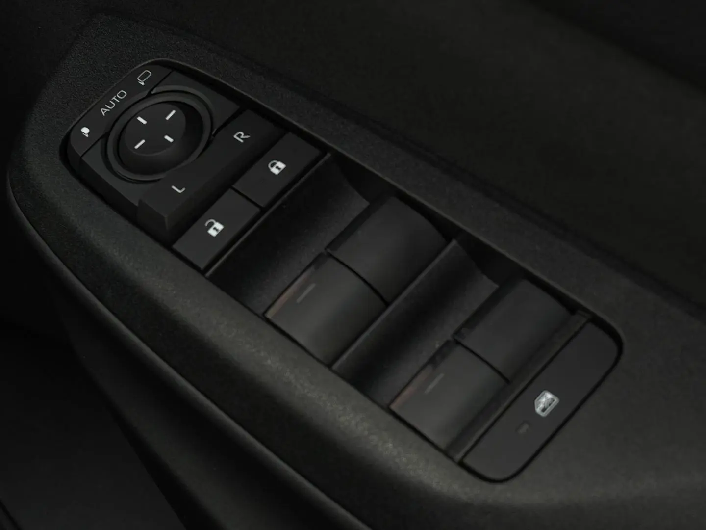 2024 Toyota Yaris Cross Gallery Image 22