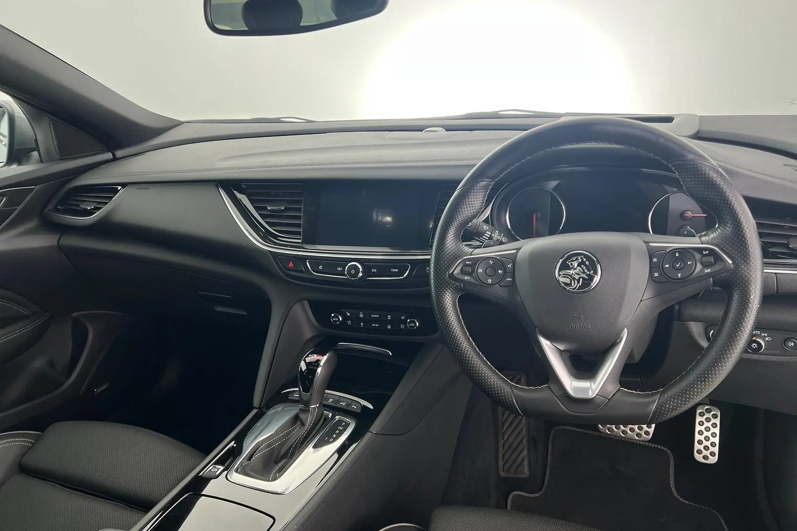 2018 Holden Commodore Gallery Image 12