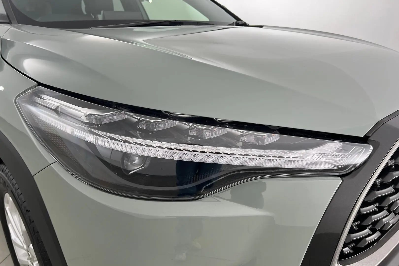 2023 Toyota Corolla Cross Gallery Image 2