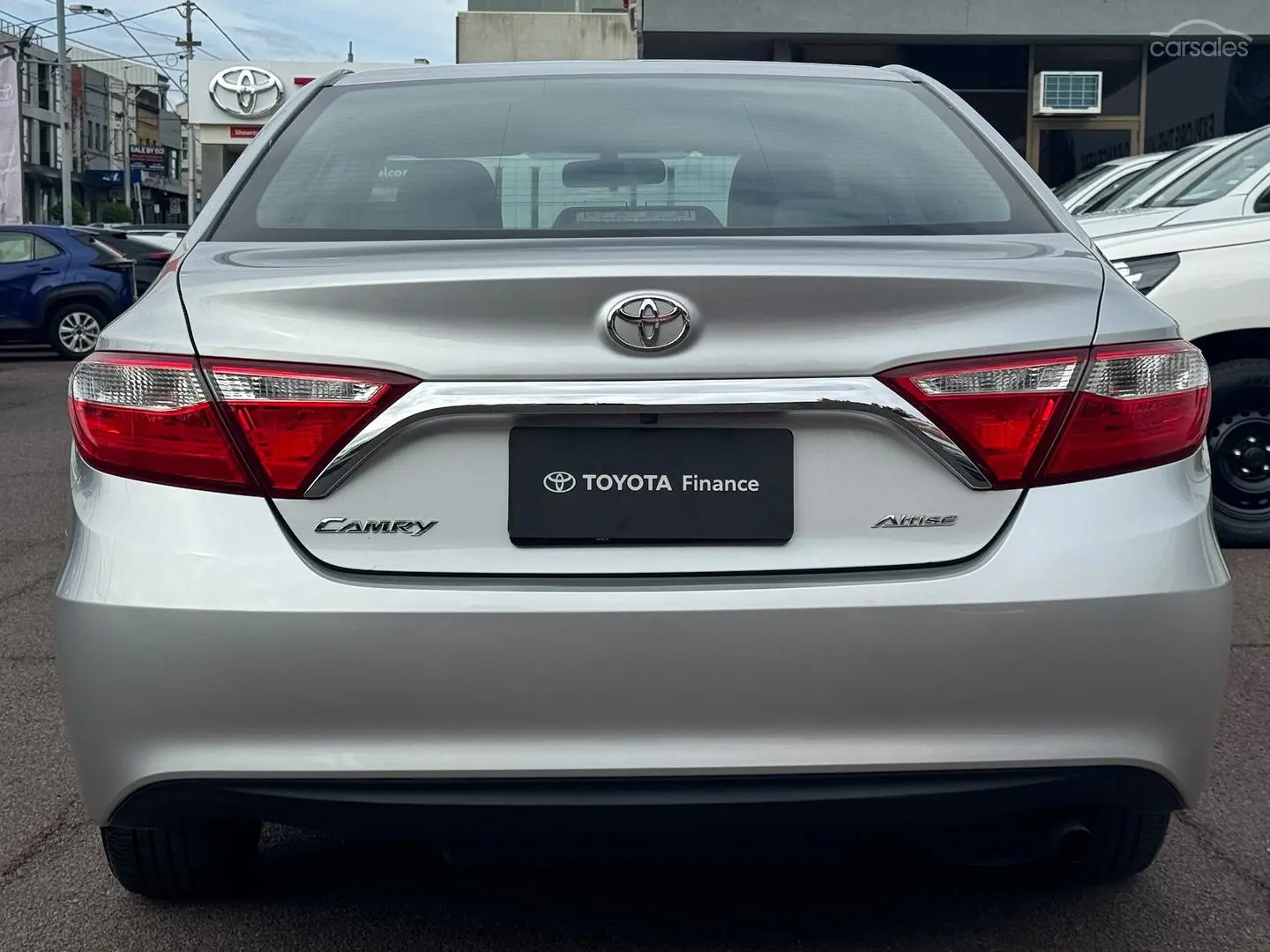 2017 Toyota Camry Image 6