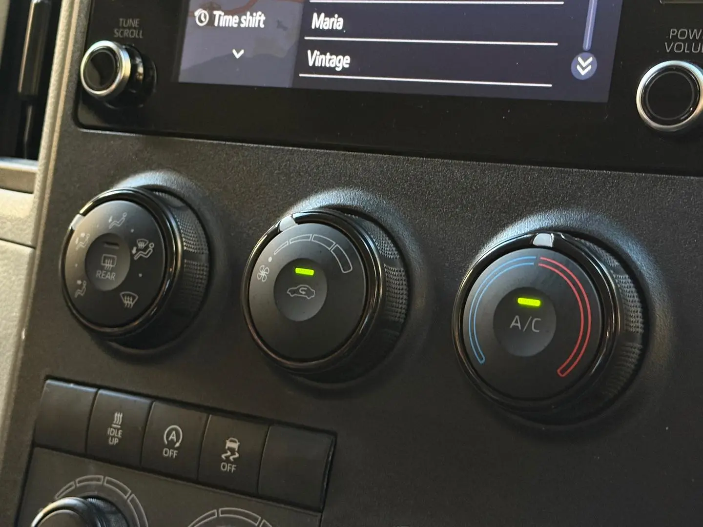 2020 Toyota Hiace Gallery Image 24