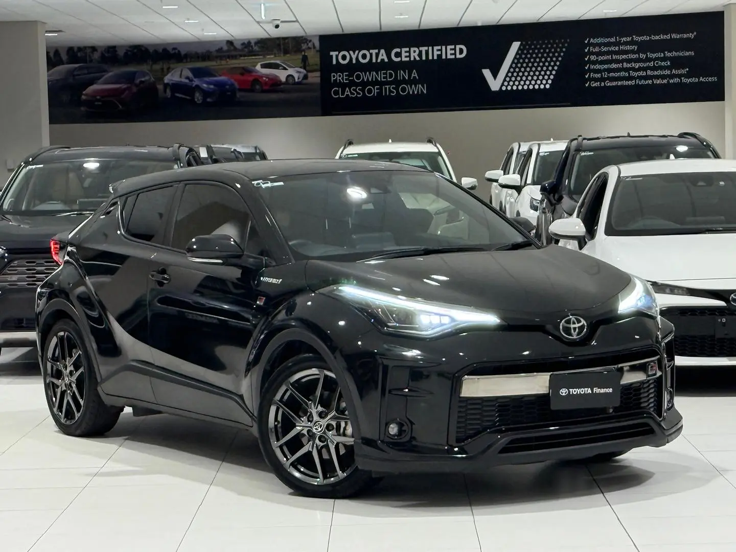 2021 Toyota C-HR Gallery Image 1