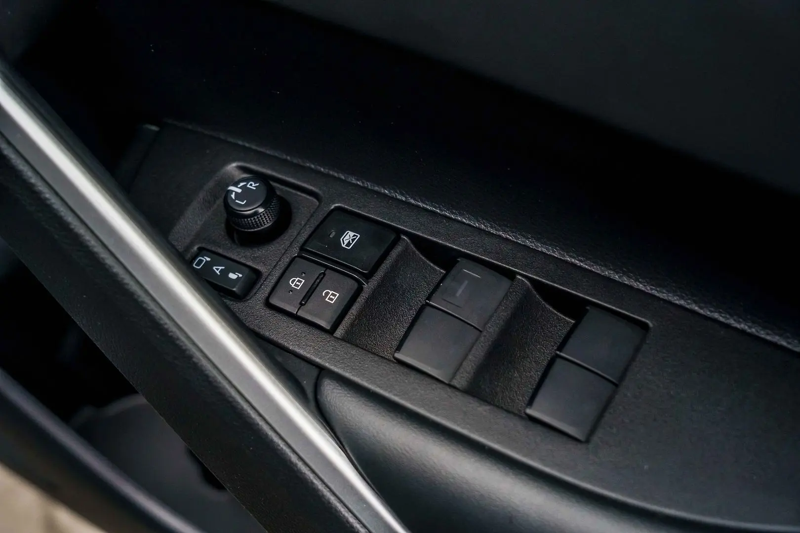 2024 Toyota Corolla Cross Gallery Image 11