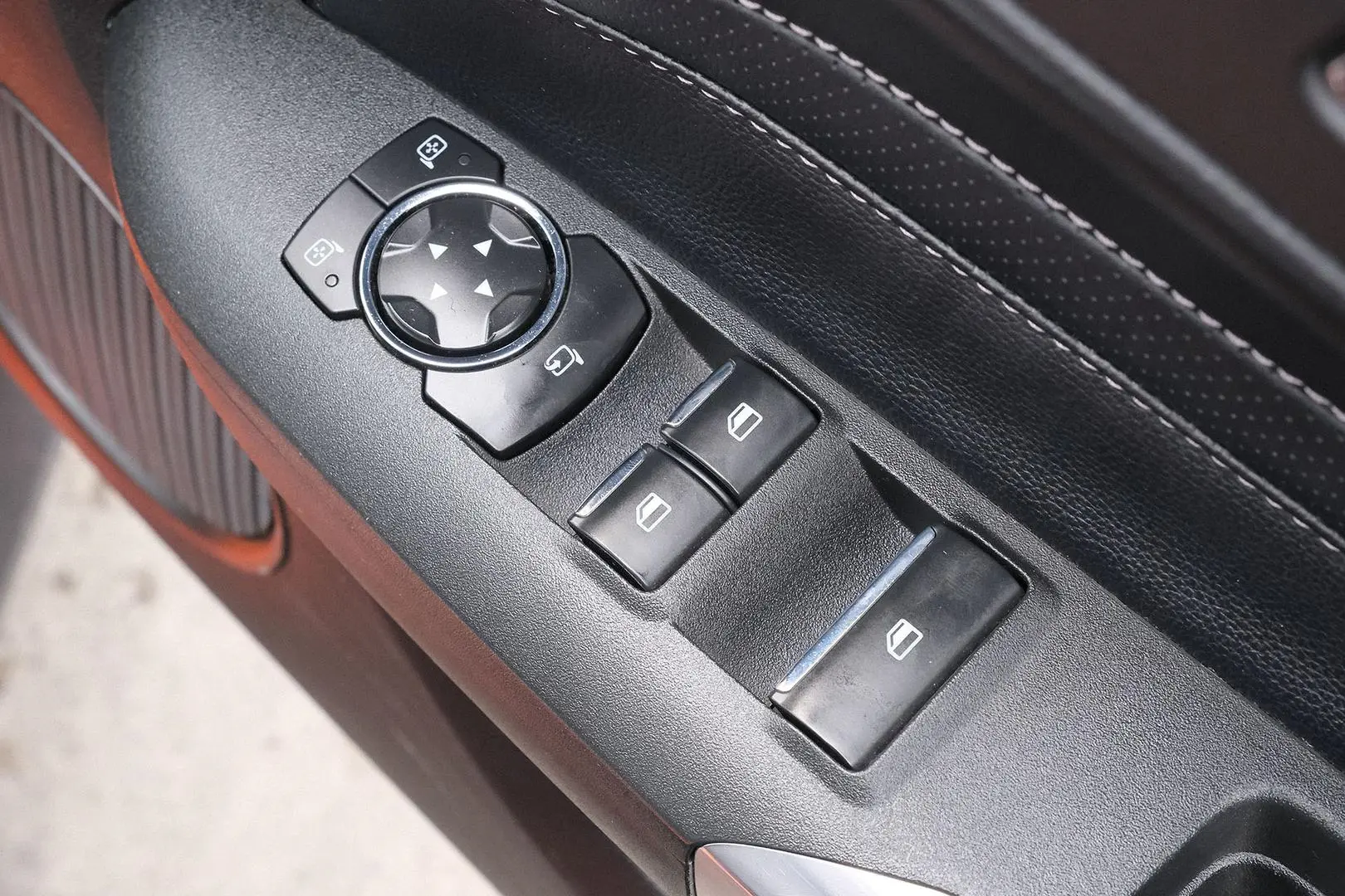 2020 Ford Mustang Gallery Image 12