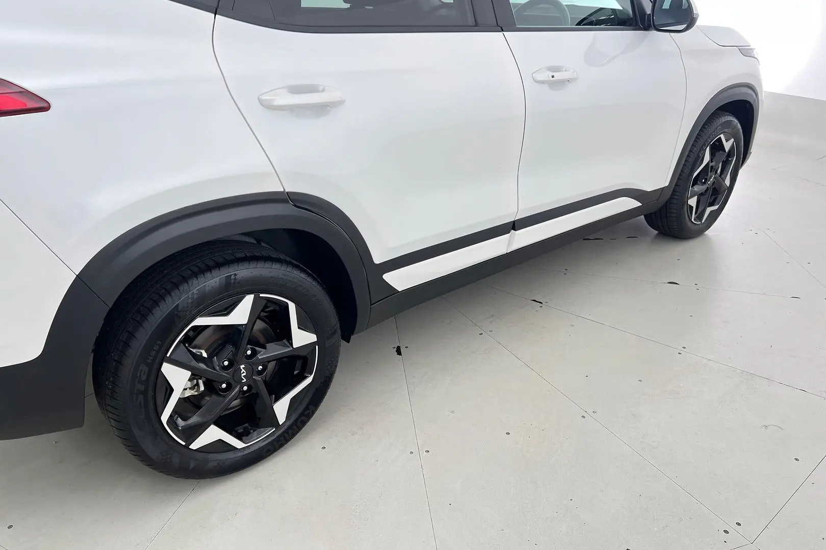 2023 Kia Seltos Gallery Image 5