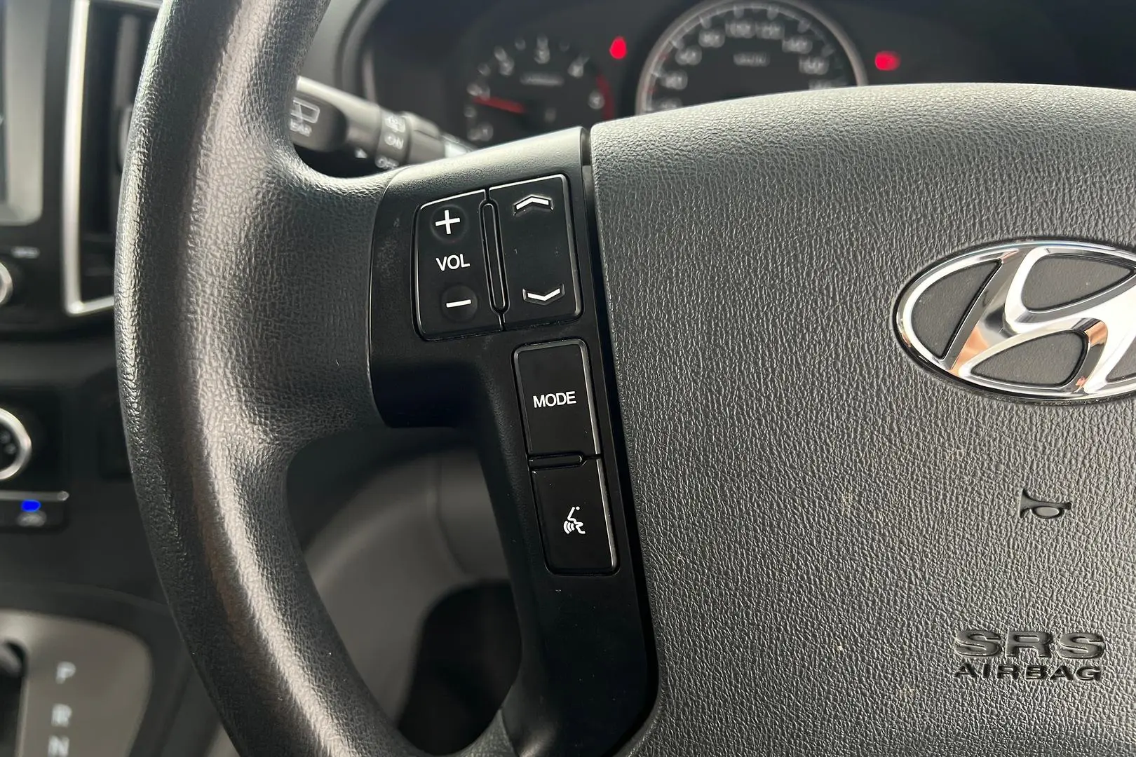 2021 Hyundai iLoad Gallery Image 16