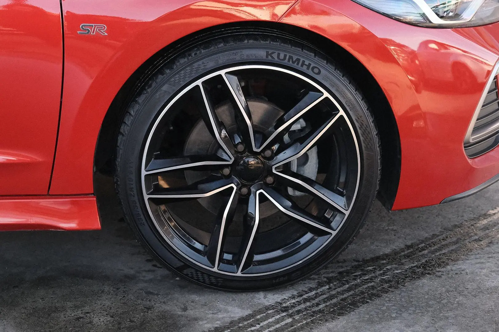 2017 Hyundai Elantra Gallery Image 6