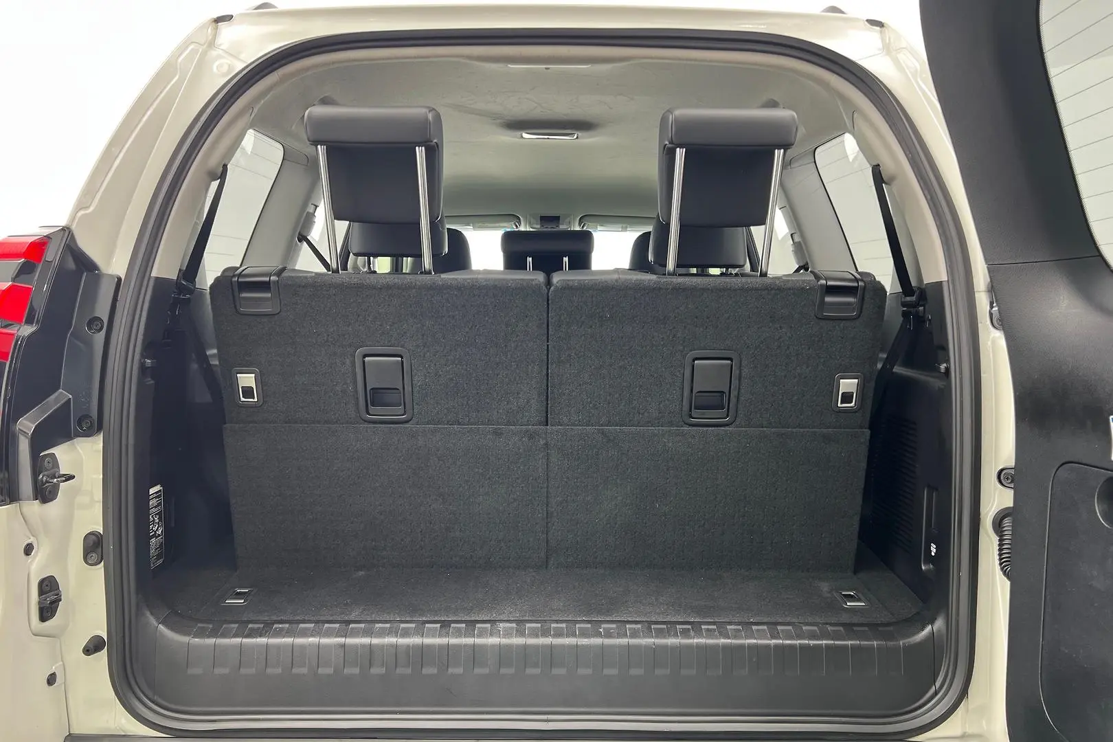 2019 Toyota Landcruiser Prado Gallery Image 20