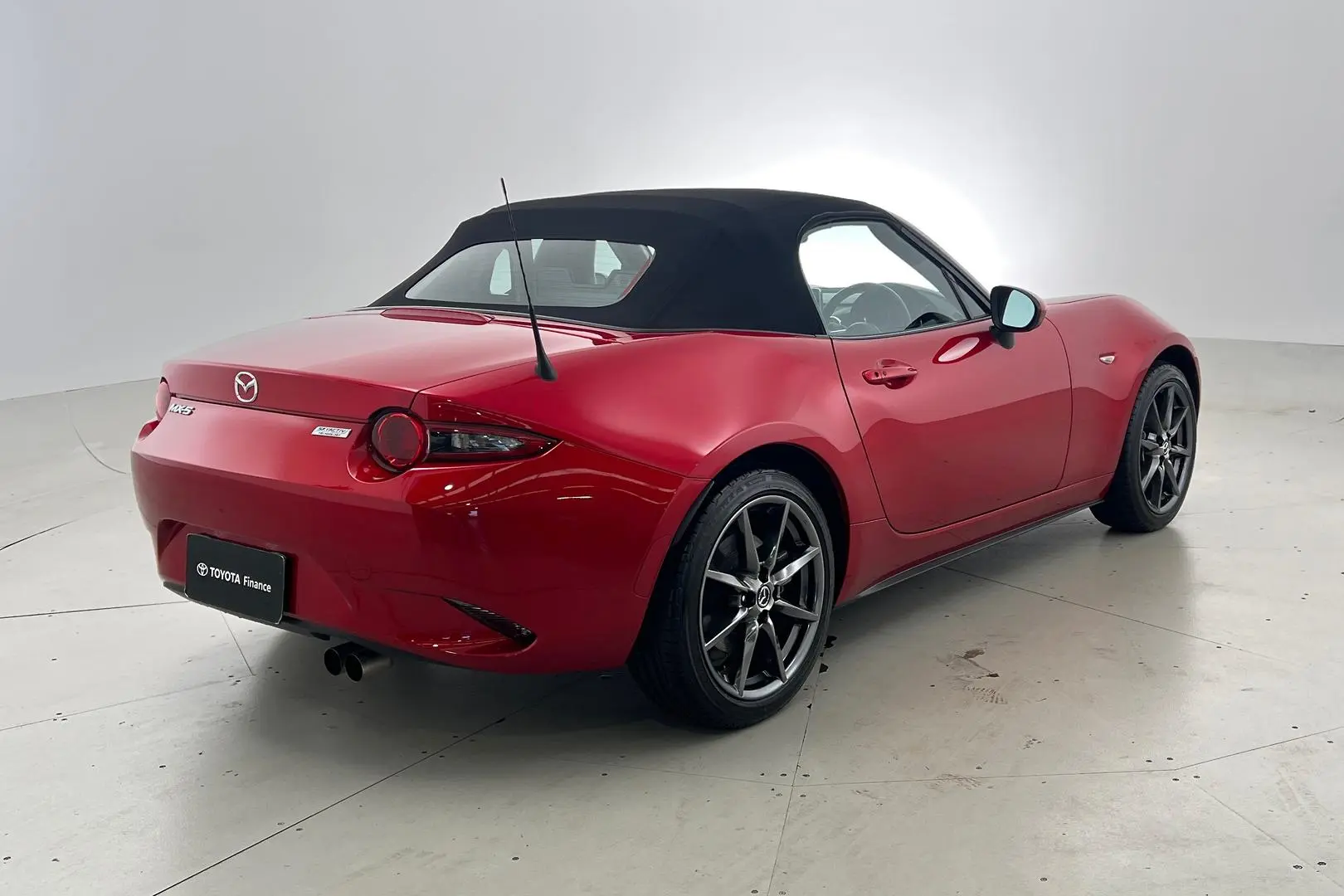 2017 Mazda MX-5 Gallery Image 4