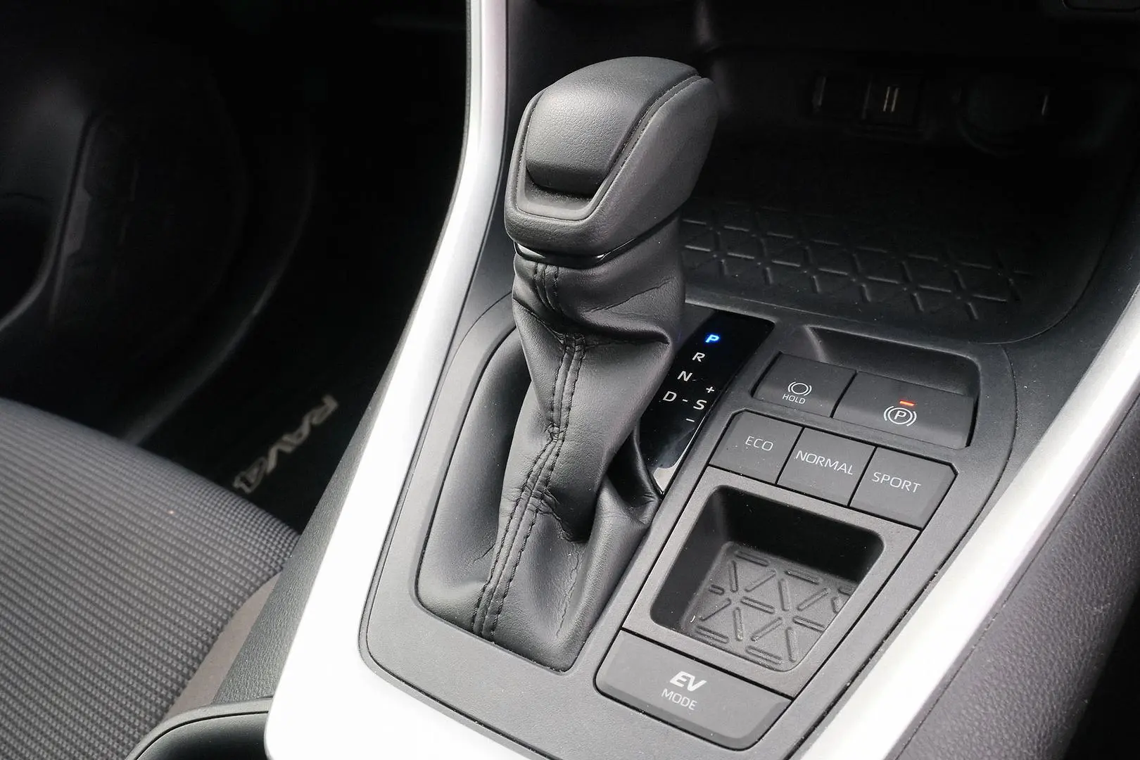 2021 Toyota RAV4 Gallery Image 17