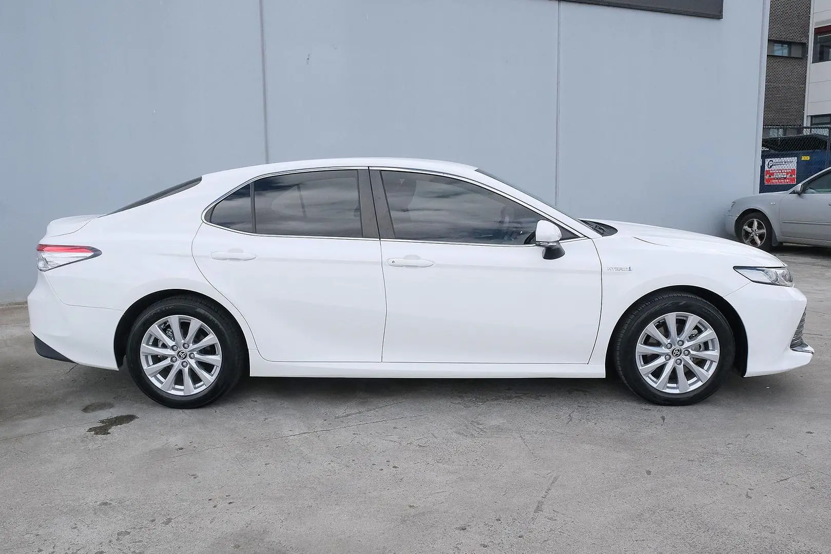 2020 Toyota Camry Gallery Image 5