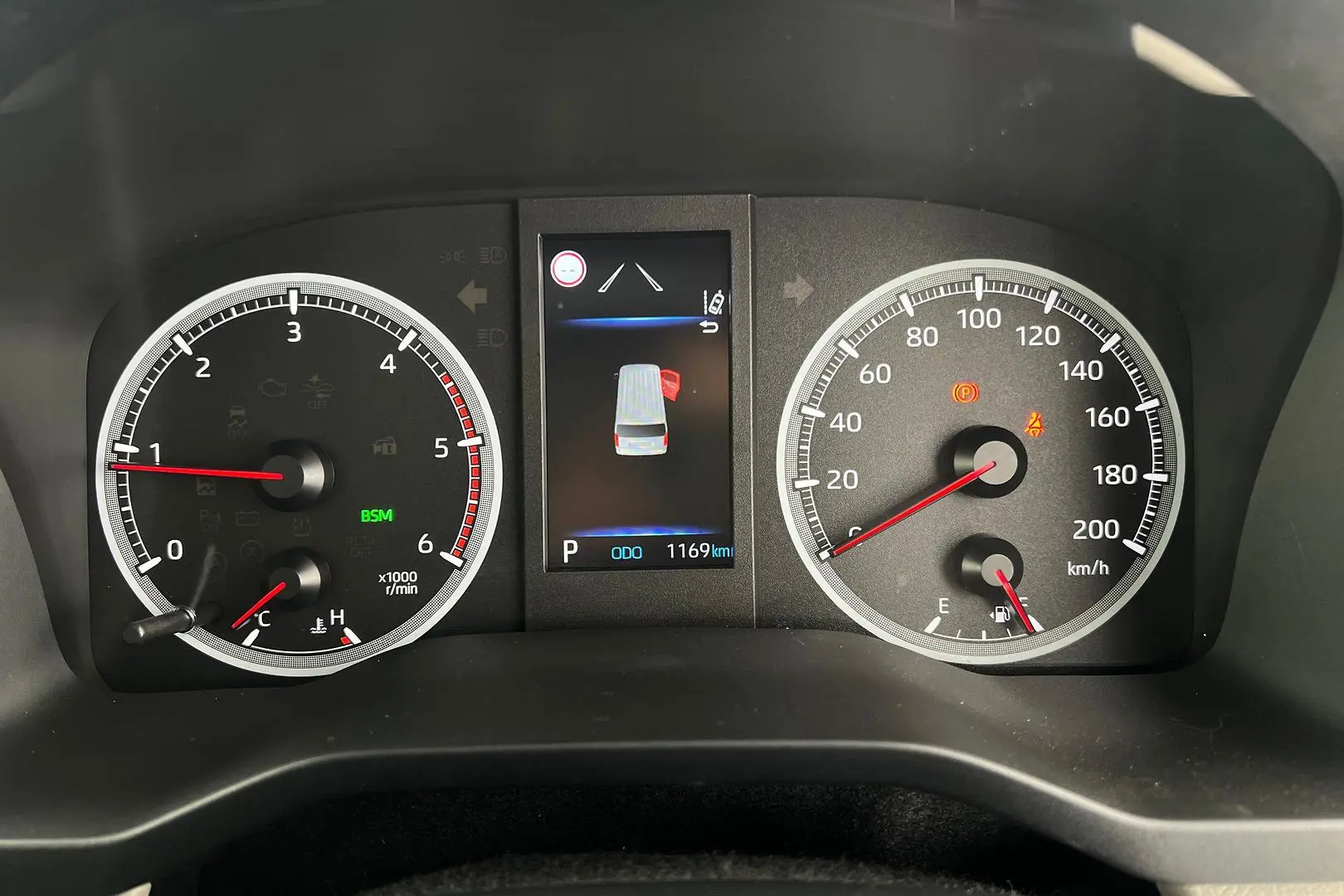 2022 Toyota Hiace Gallery Image 16