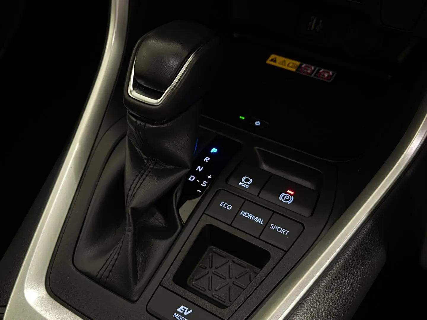 2024 Toyota RAV4 Gallery Image 17