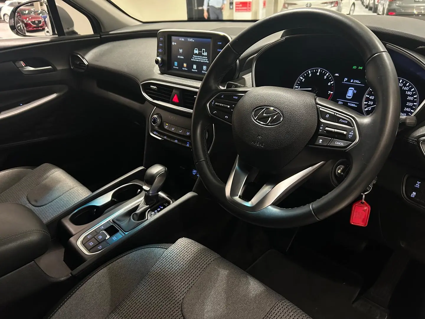 2020 Hyundai Santa Fe Gallery Image 12