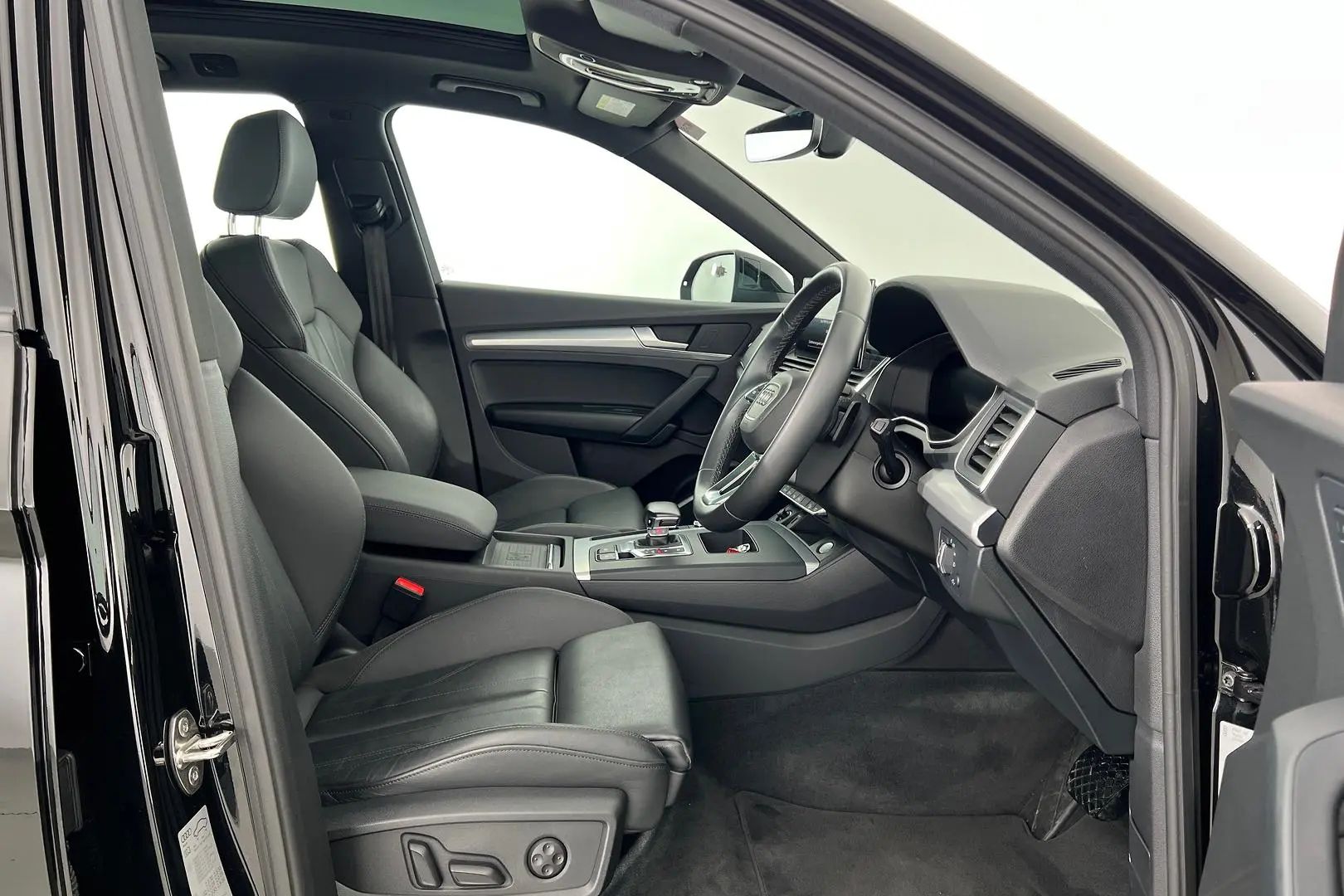2021 Audi Q5 Gallery Image 15