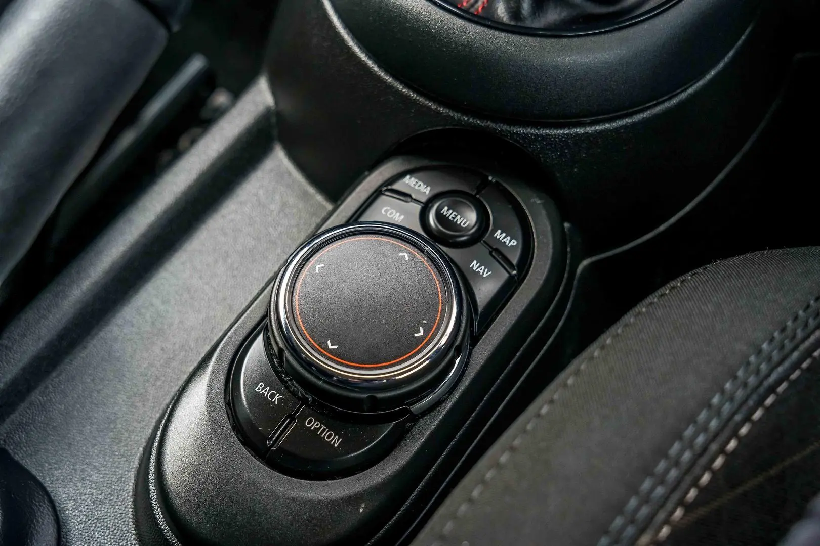 2019 MINI Hatch Gallery Image 19