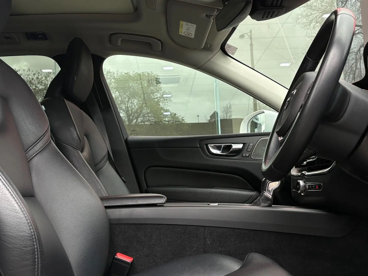 2019 Volvo XC60 Gallery Image 11