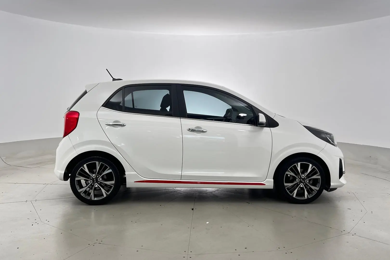 2021 Kia Picanto Gallery Image 3