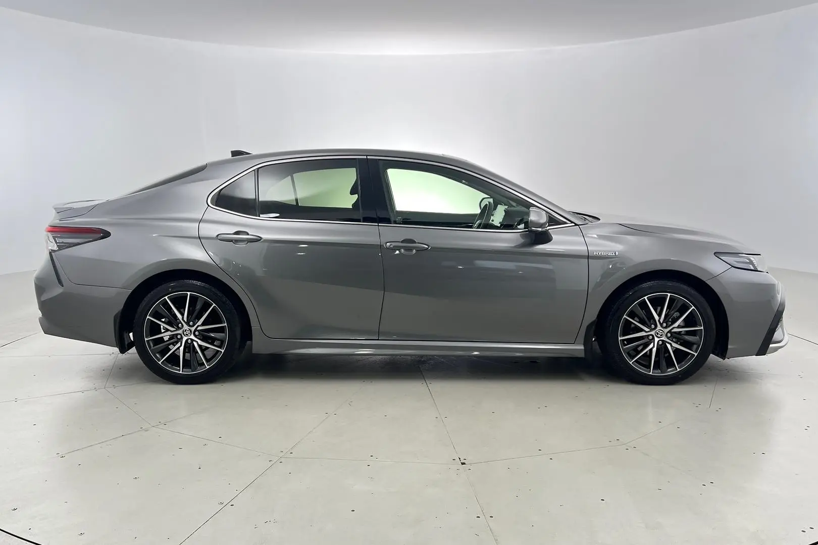 2023 Toyota Camry Gallery Image 2