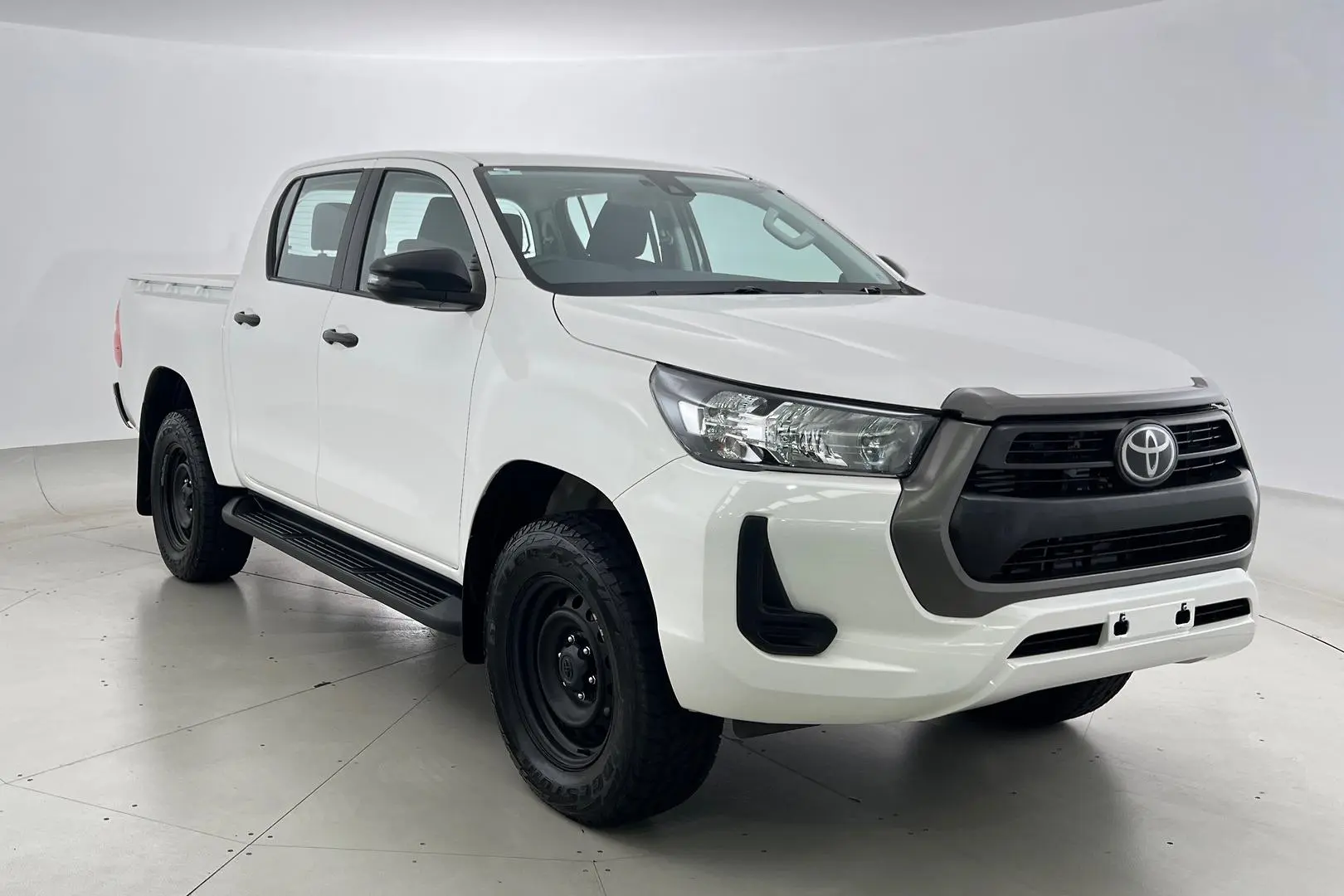 2021 Toyota Hilux Gallery Image 1