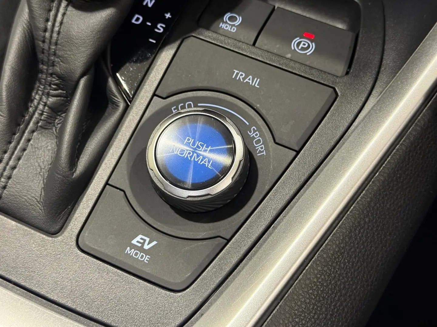 2024 Toyota RAV4 Gallery Image 21