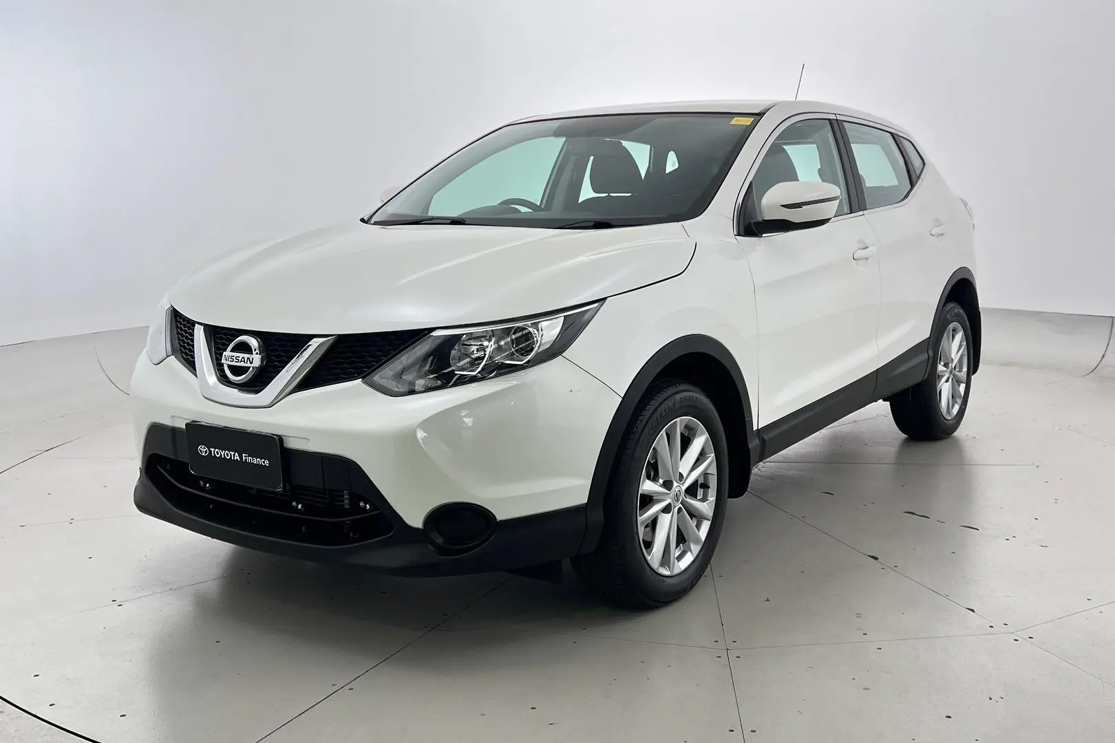 2015 Nissan QASHQAI Gallery Image 9