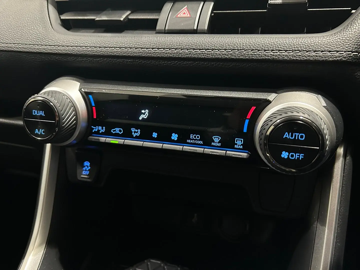 2021 Toyota RAV4 Gallery Image 17