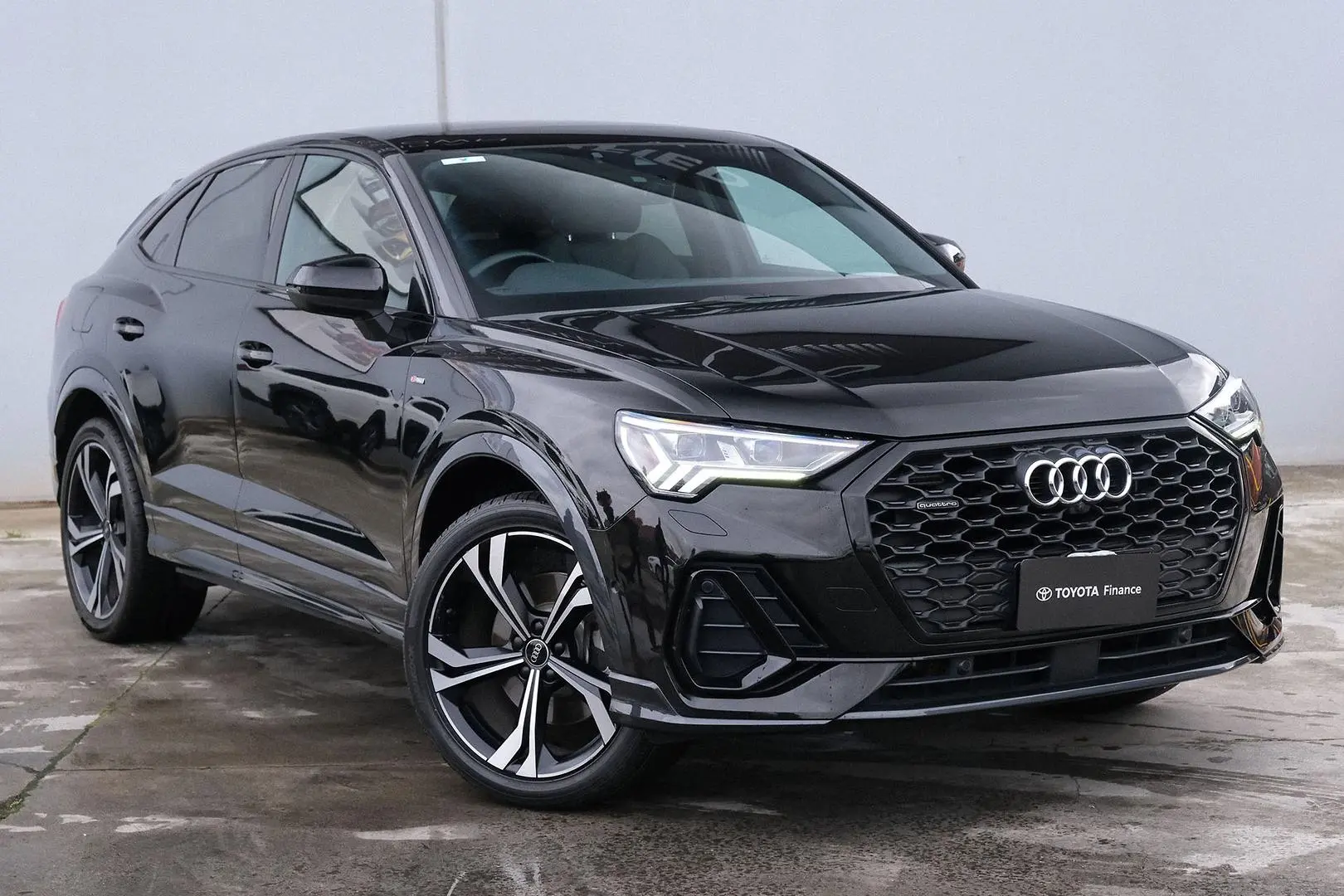 2021 Audi Q3 Gallery Image 1