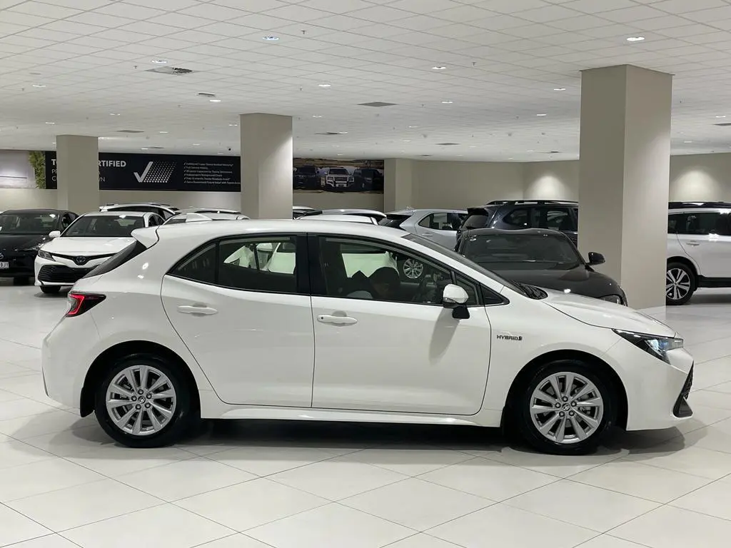 2023 Toyota Corolla Gallery Image 2