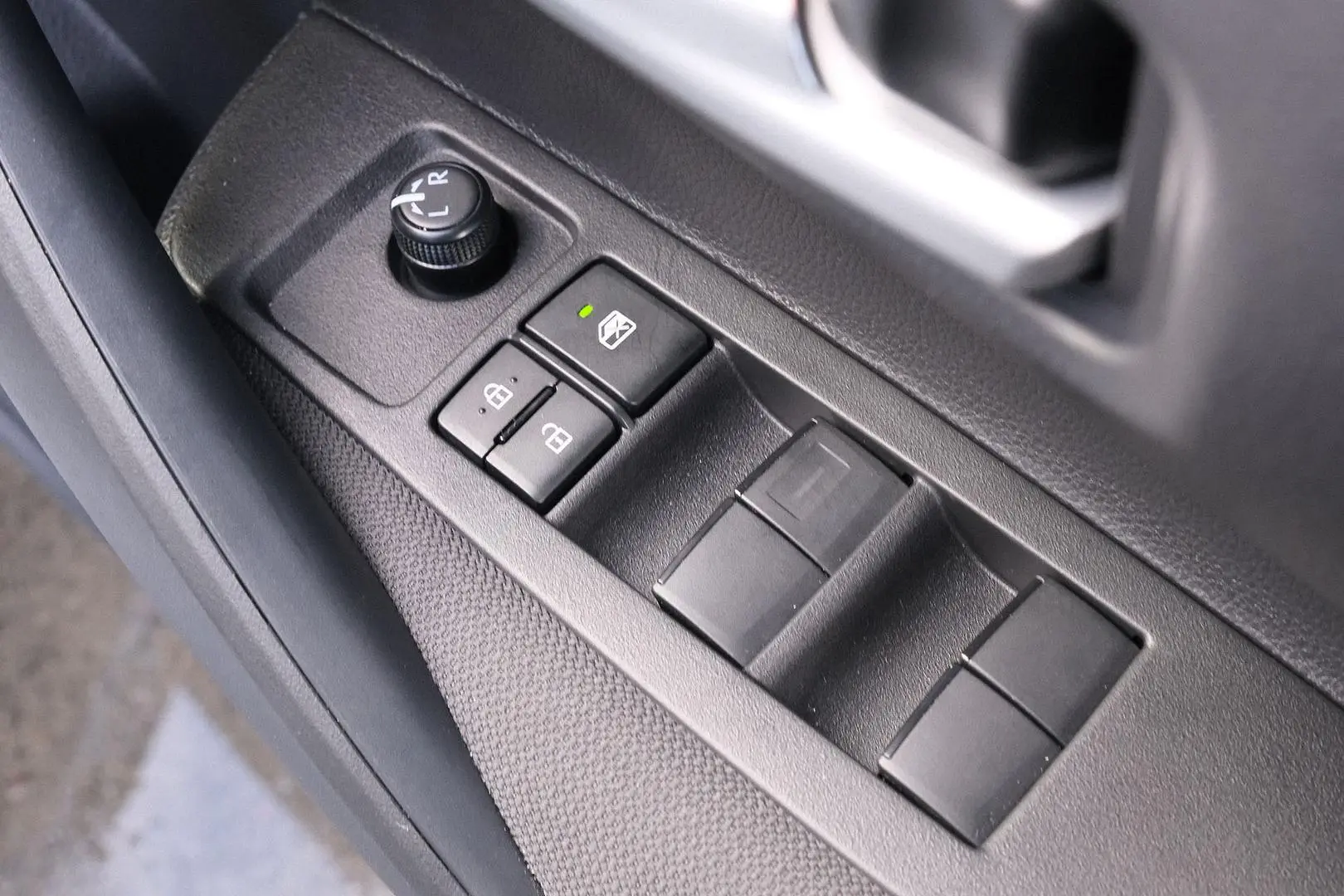 2025 Toyota Corolla Gallery Image 12