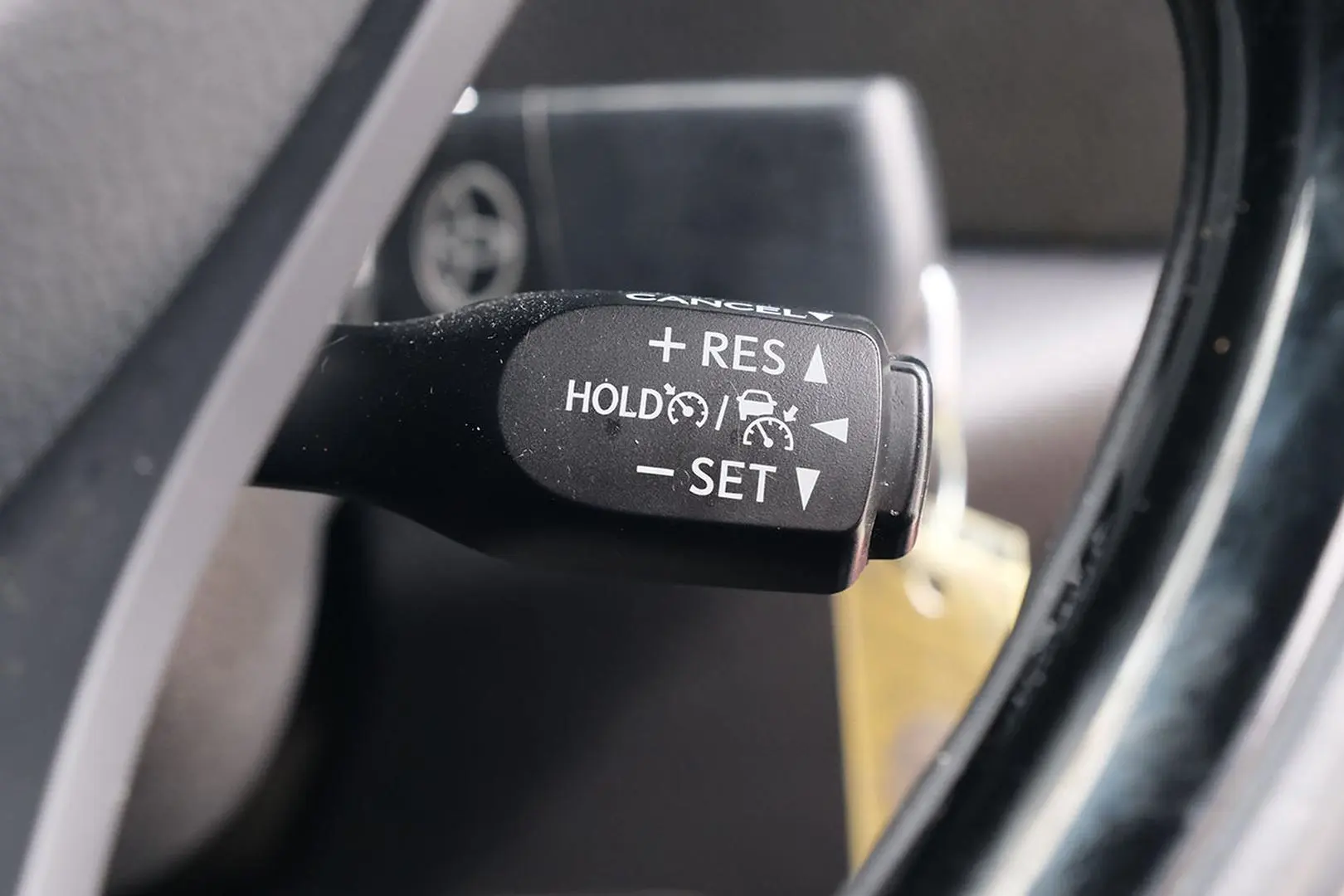 2018 Toyota C-HR Gallery Image 19