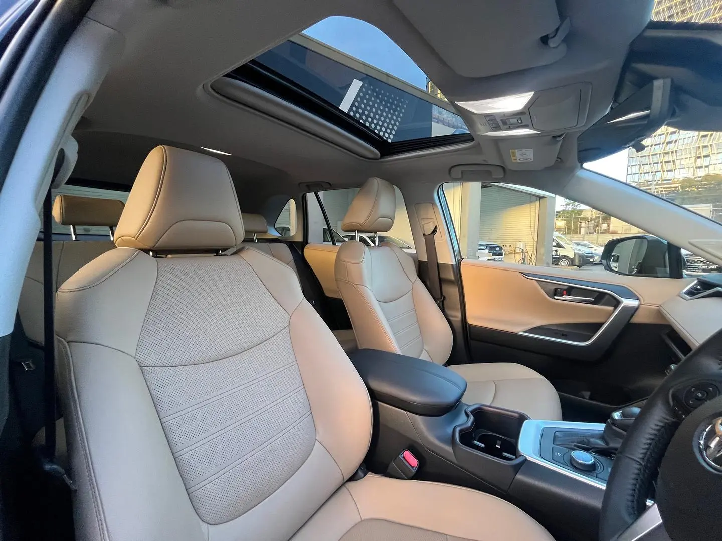 2024 Toyota RAV4 Gallery Image 16