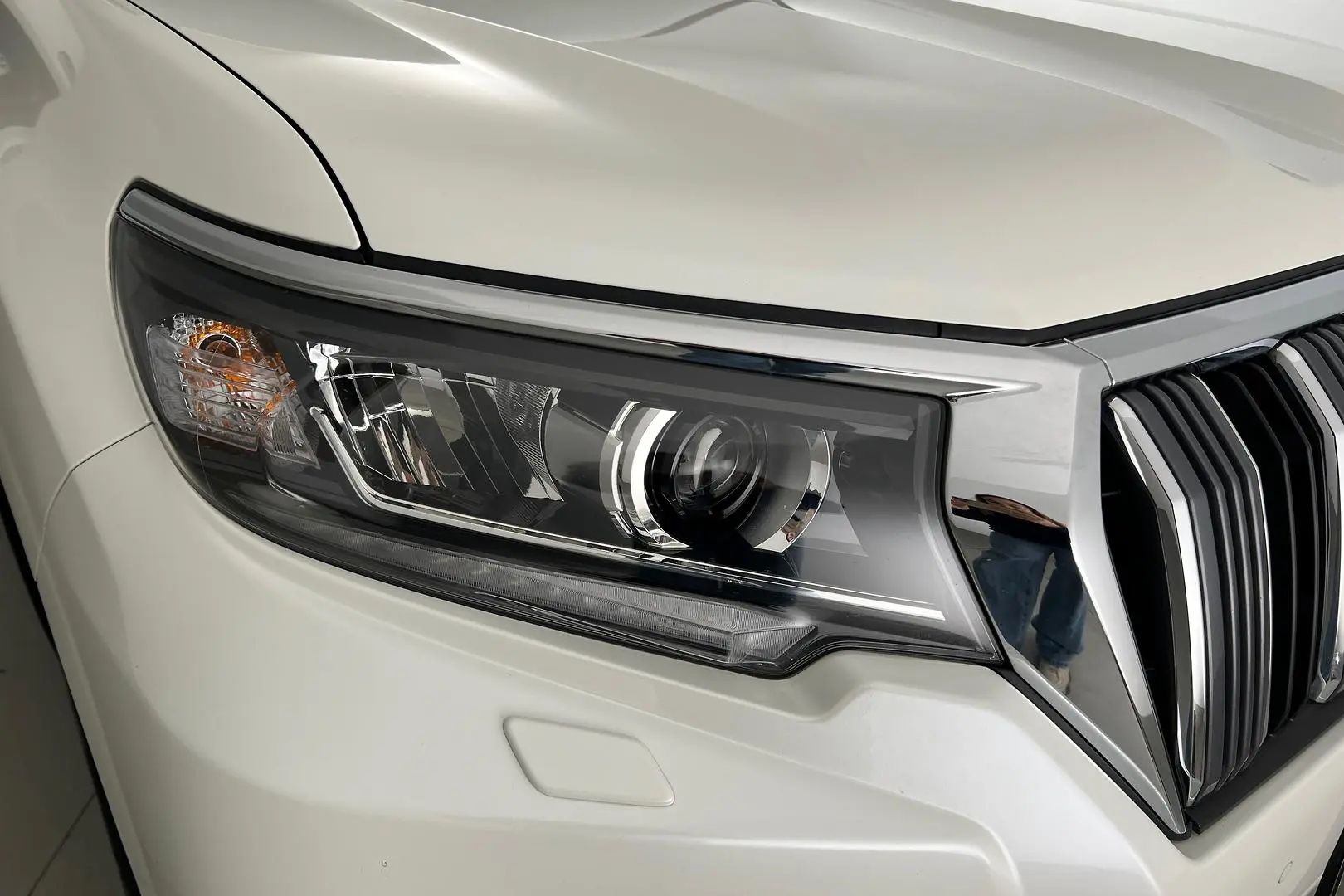 2022 Toyota Landcruiser Prado Gallery Image 18