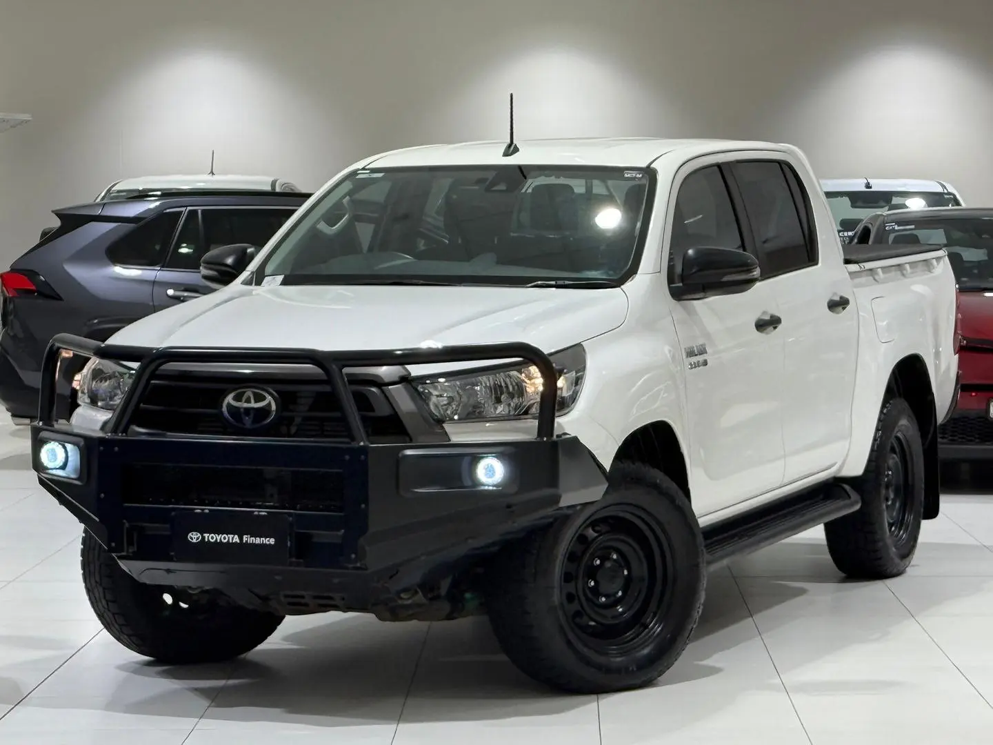 2021 Toyota Hilux Gallery Image 5