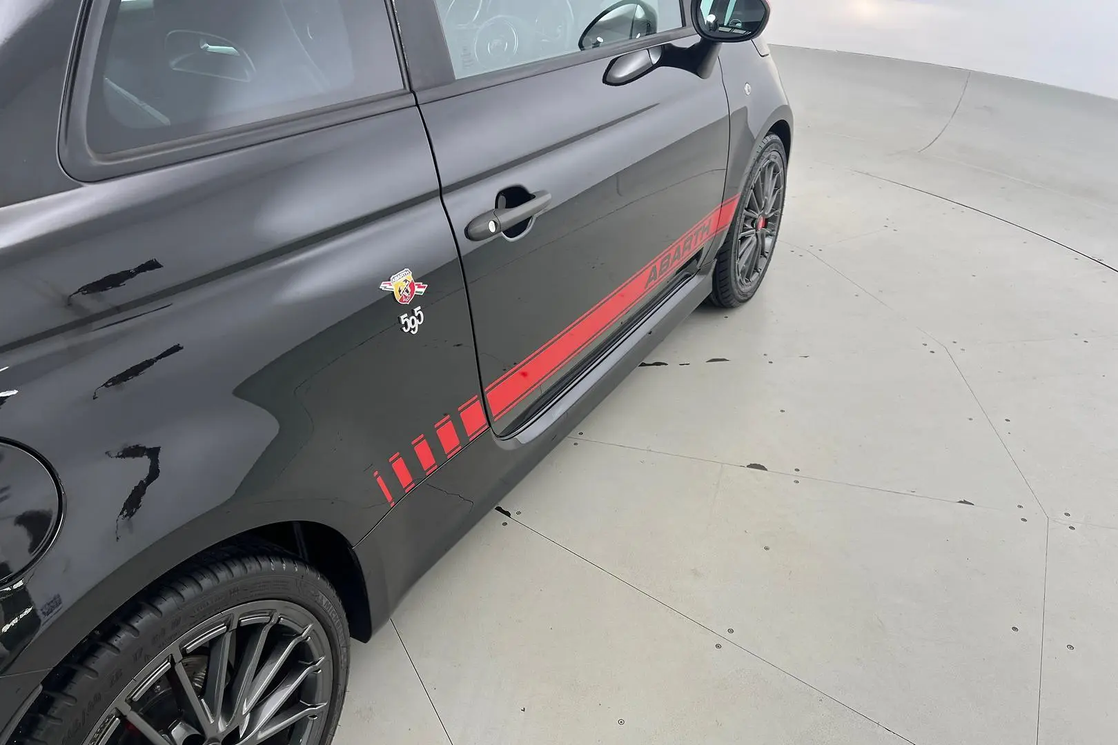 2021 Abarth 595 Gallery Image 5