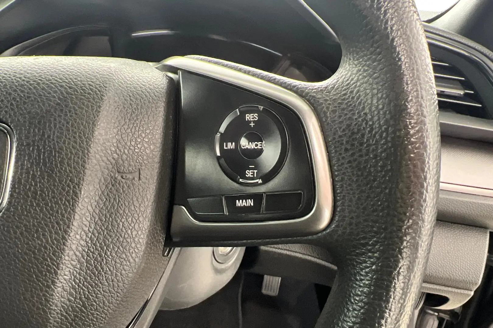 2017 Honda Civic Gallery Image 17