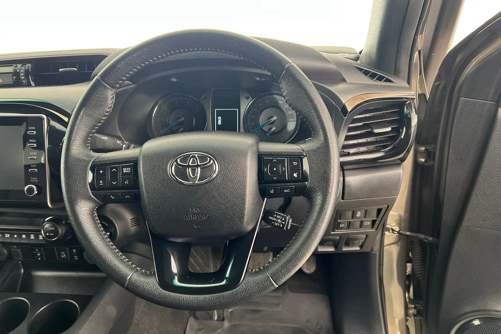 2021 Toyota Hilux Gallery Image 16