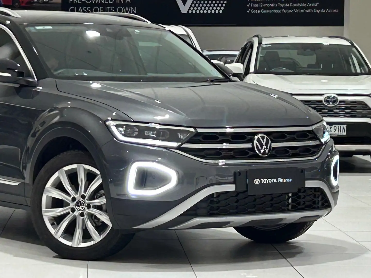 2024 Volkswagen T-Roc Gallery Image 3