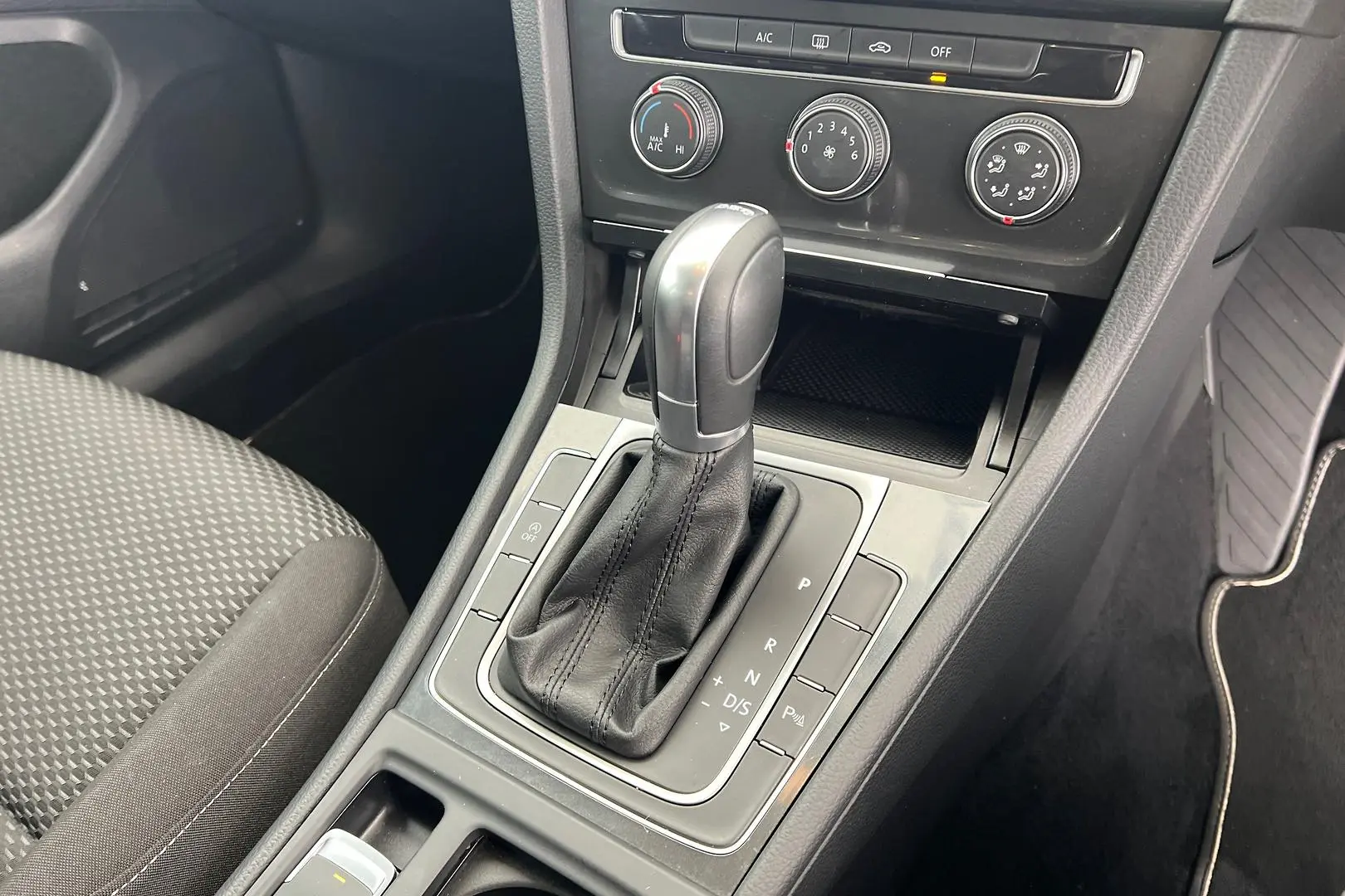 2017 Volkswagen Golf Gallery Image 21