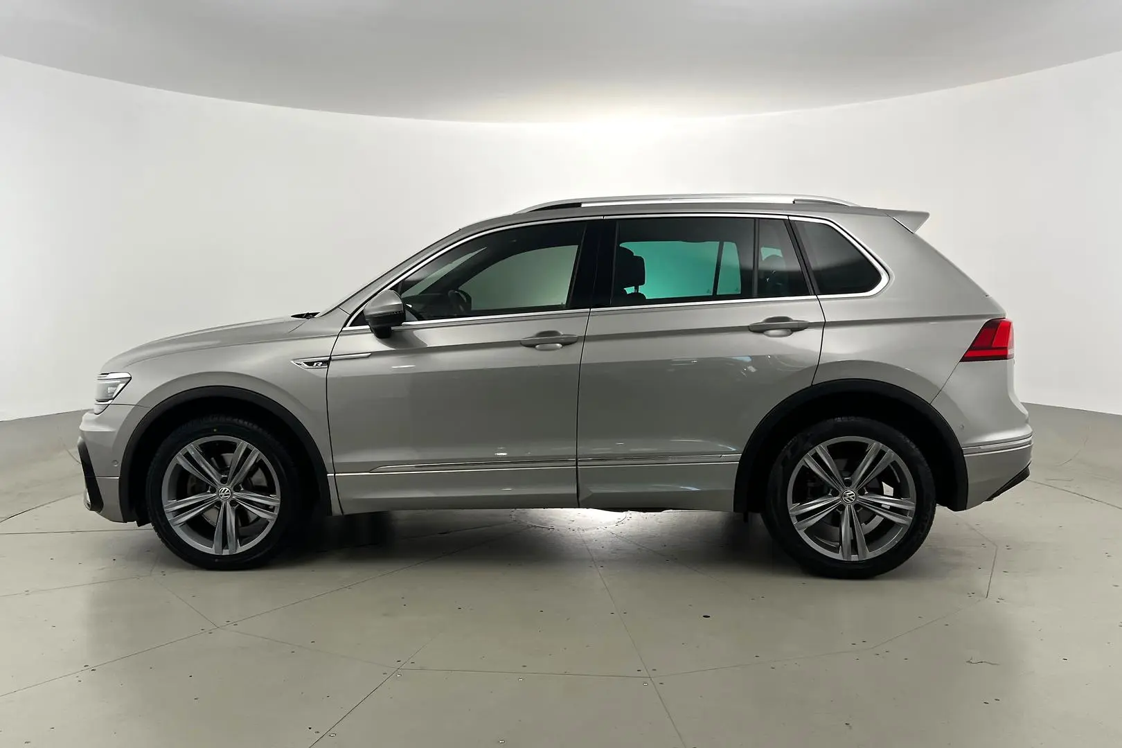 2019 Volkswagen Tiguan Gallery Image 7