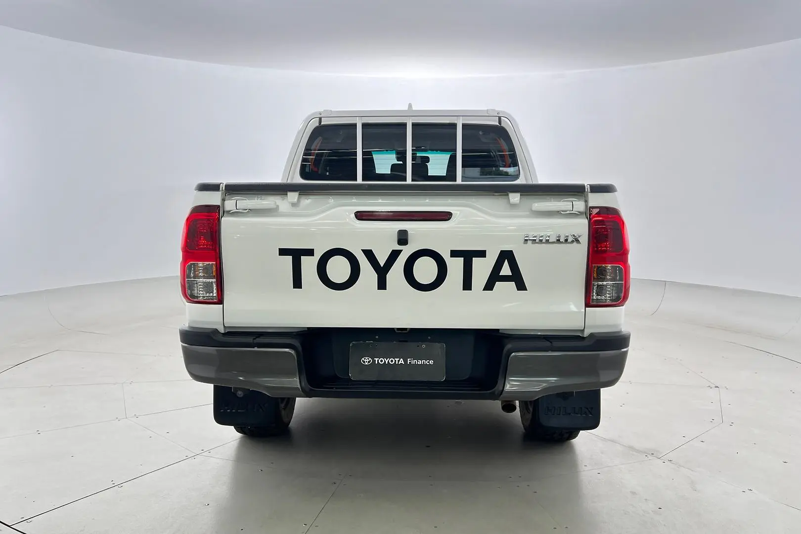 2022 Toyota Hilux Gallery Image 6