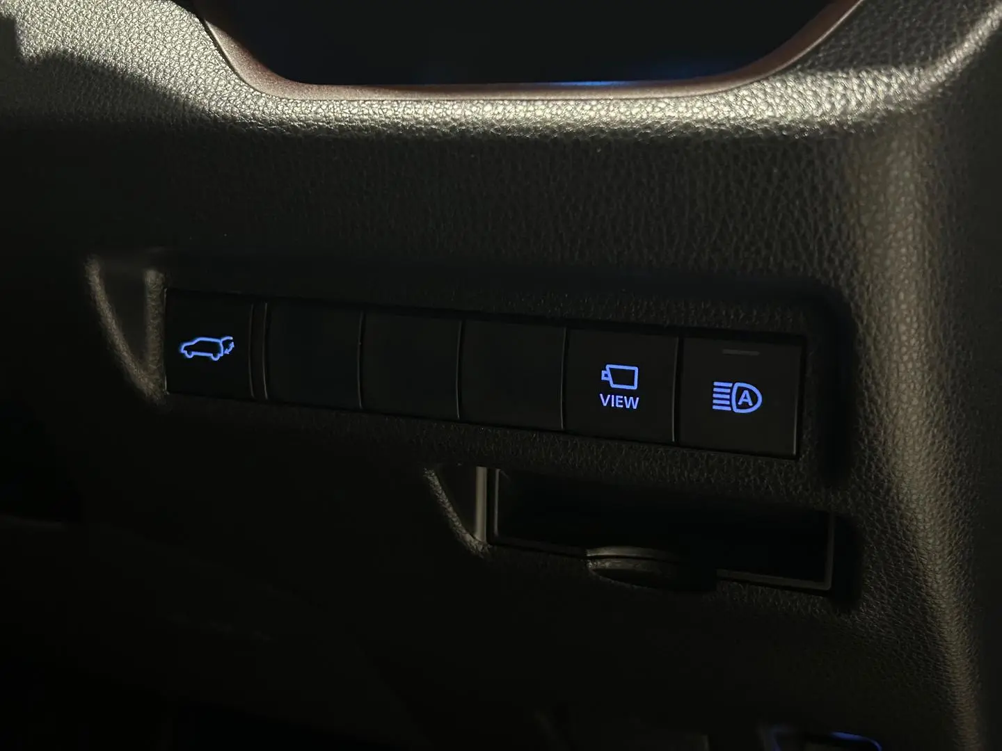 2020 Toyota RAV4 Gallery Image 27