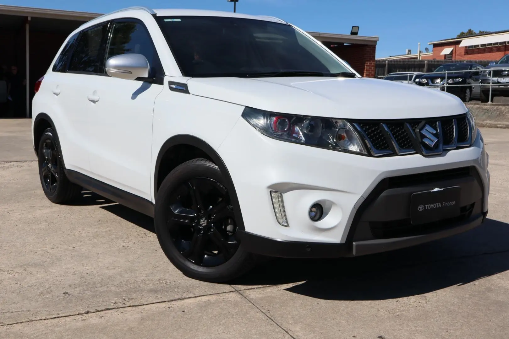 2018 Suzuki Vitara Gallery Image 1