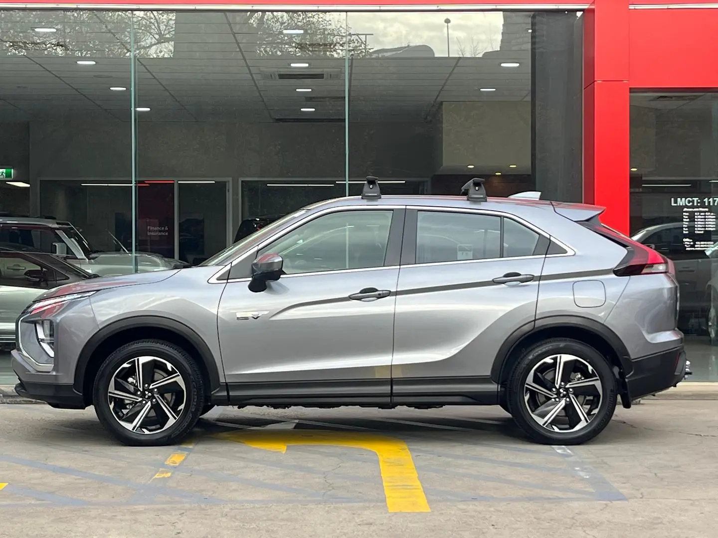2021 Mitsubishi Eclipse Cross Gallery Image 8