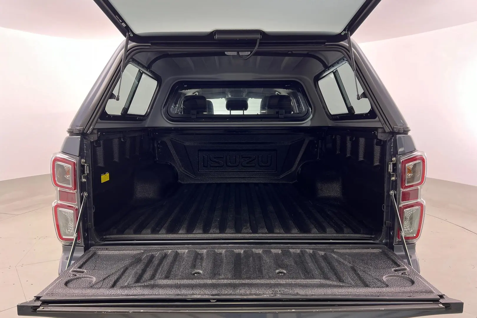 2022 Isuzu D-MAX Gallery Image 20