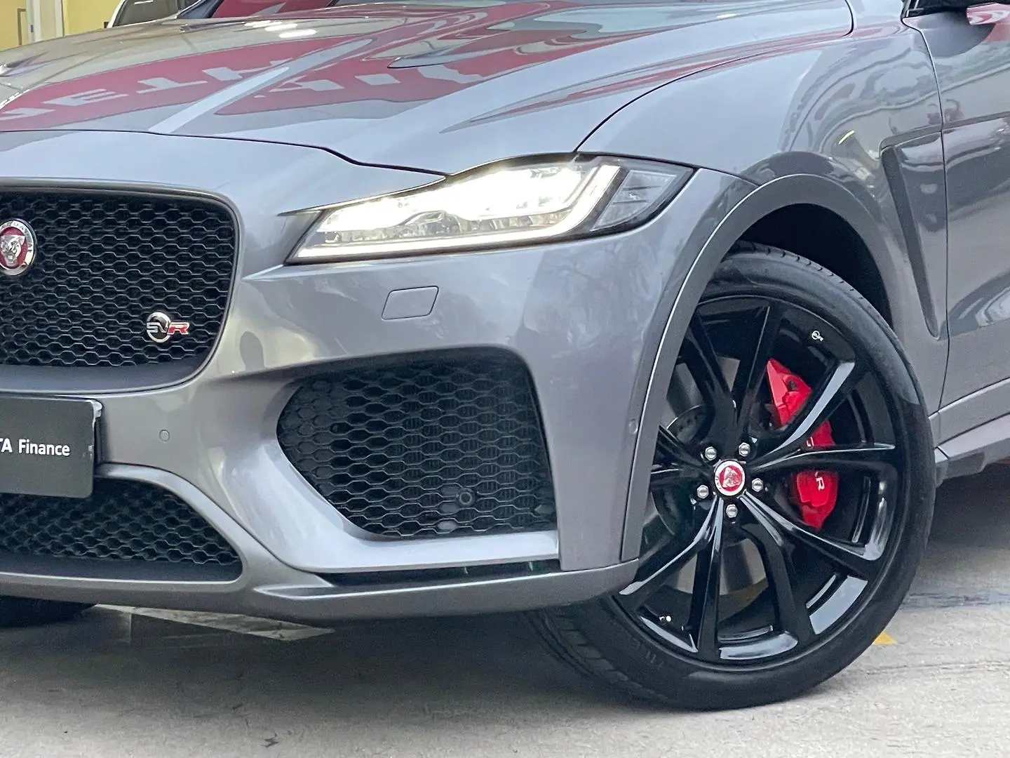 2020 Jaguar F-PACE Gallery Image 6